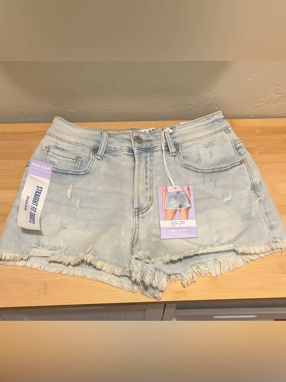 Wax jeans Women's Light Wash Frayed Hem Denim Shorts